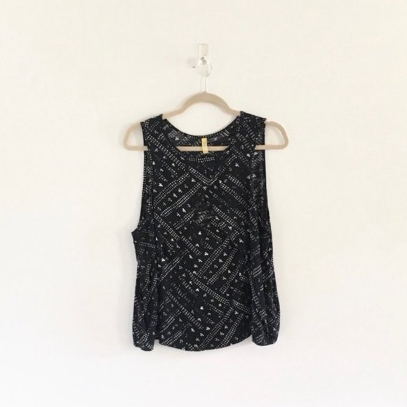 💫⭐️Free People Keyhole Cutout Top⭐️💫 - Picture 2 of 4